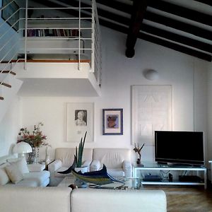 Suite met een Slaapkamer en een King Size Bed